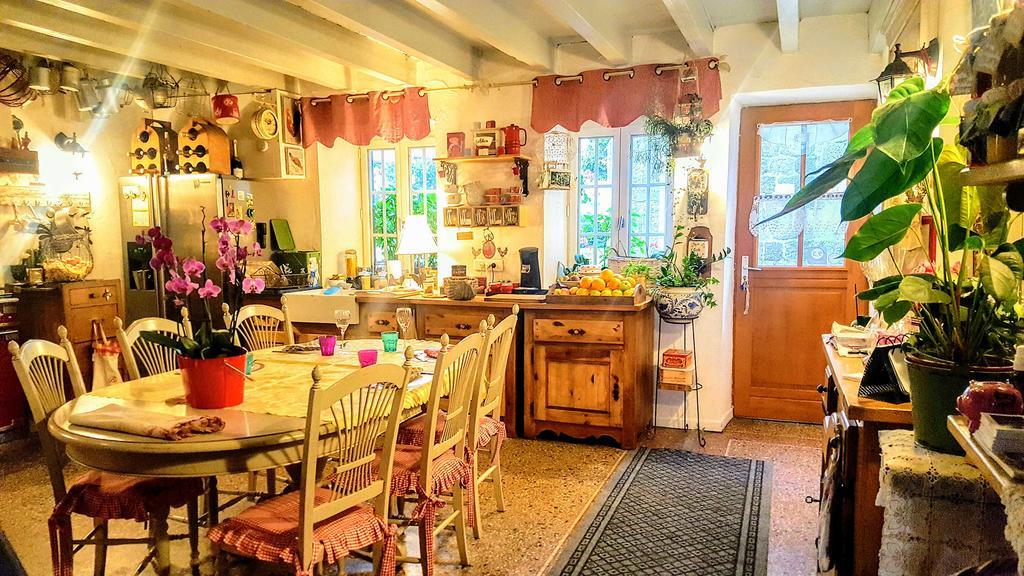 La Celle  La Roulotte De Lola - Chambre D'Hotes מראה חיצוני תמונה